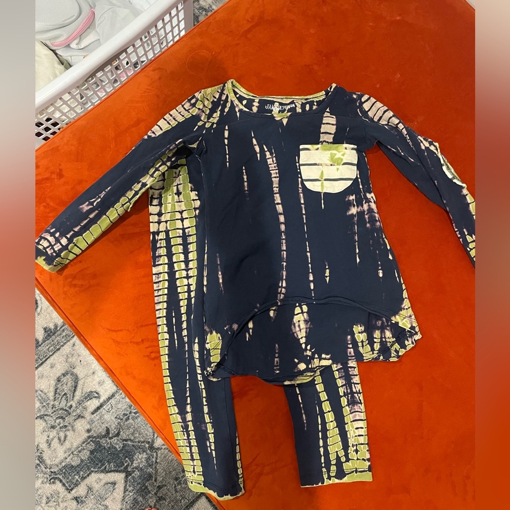 Little girls matching pants and top set